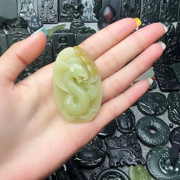 和田玉（黄玉）颈饰未镶嵌破**全