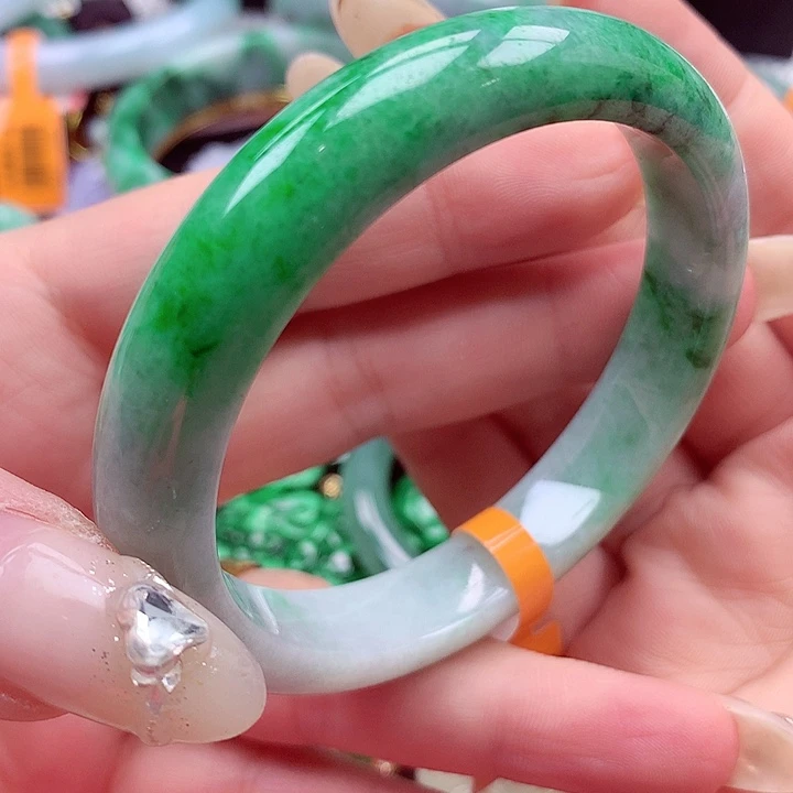 翡翠未镶嵌手镯翡翠手镯