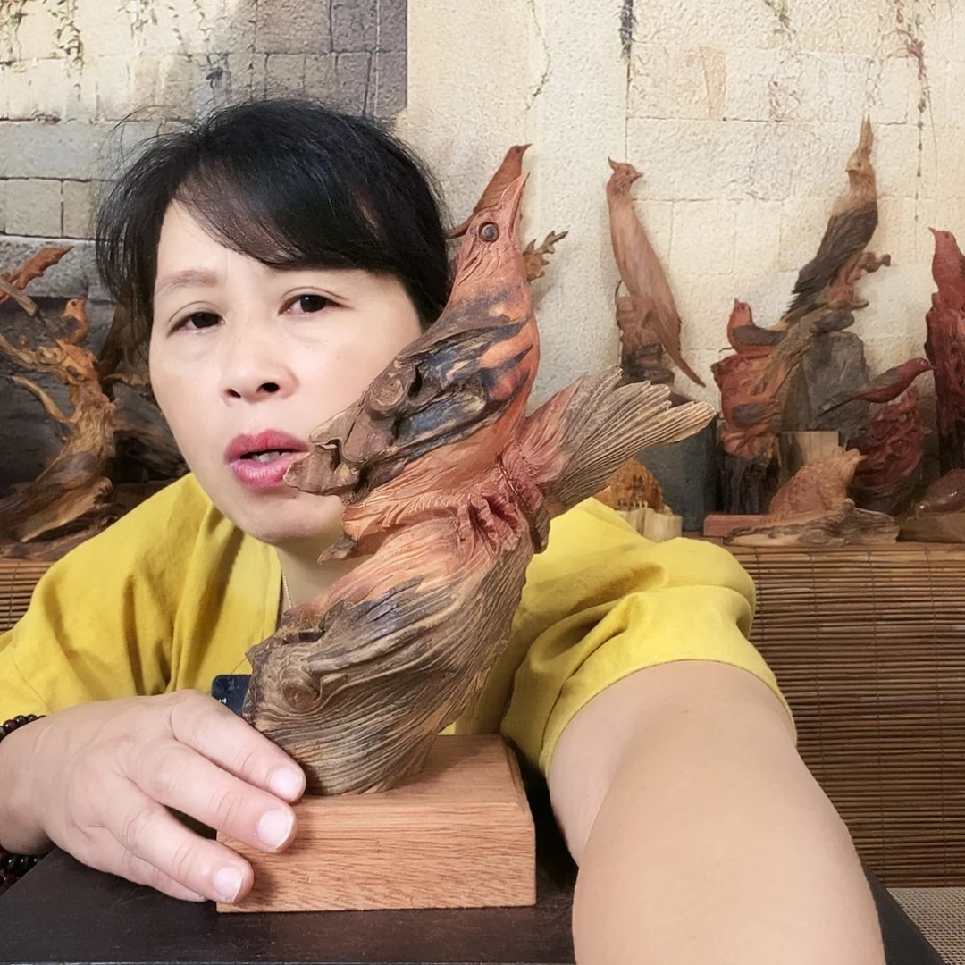 松木琥珀木随行巧雕的设计