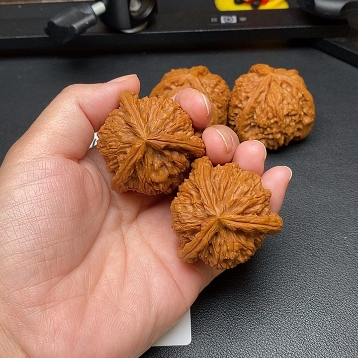 做***己文玩核桃把件白奔