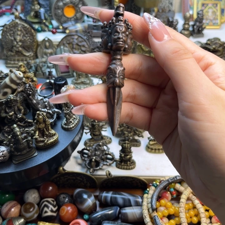 夜***凡泥塑闪价漏价一件