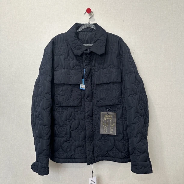未使用 LouisVuitton/路易威登 压纹浮雕棉服/尺码50/编号11728