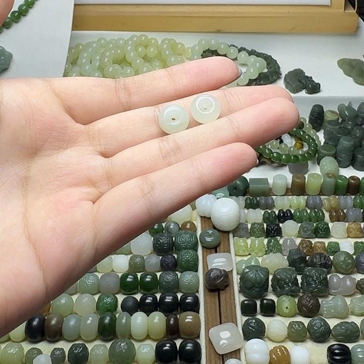 4***鱼未镶嵌和田玉珠宝半成品和田玉小扣子