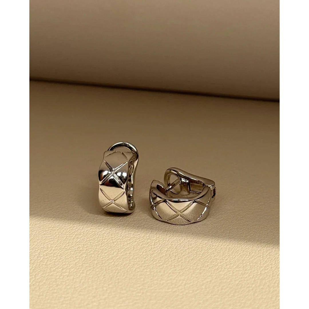 铜合金耳饰 极简百搭简约菱形纹银色耳饰ZE 142