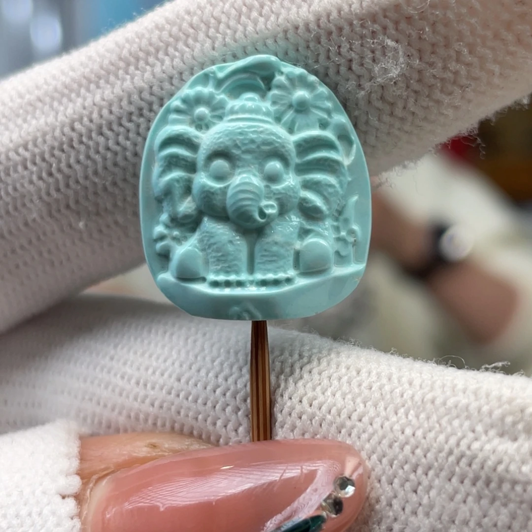 绿松石未镶嵌挂件