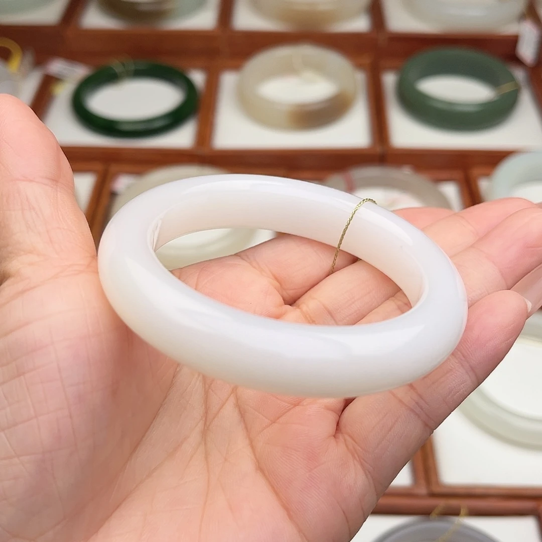 和田玉未镶嵌手镯52.8