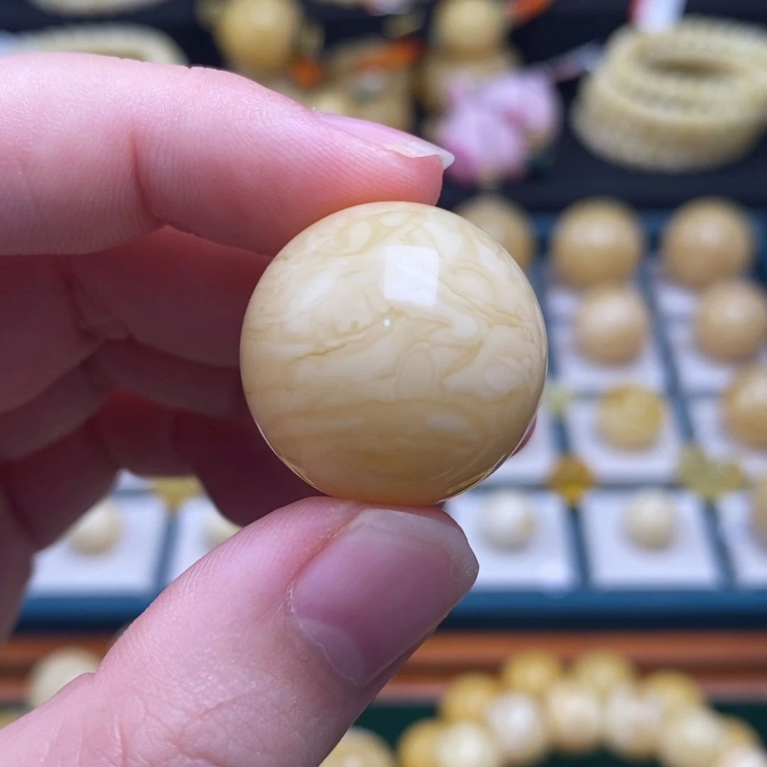 阿***锅琥珀未镶嵌珠宝奇石