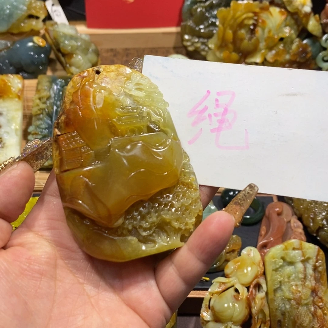 蛇纹石玉颈饰未镶嵌