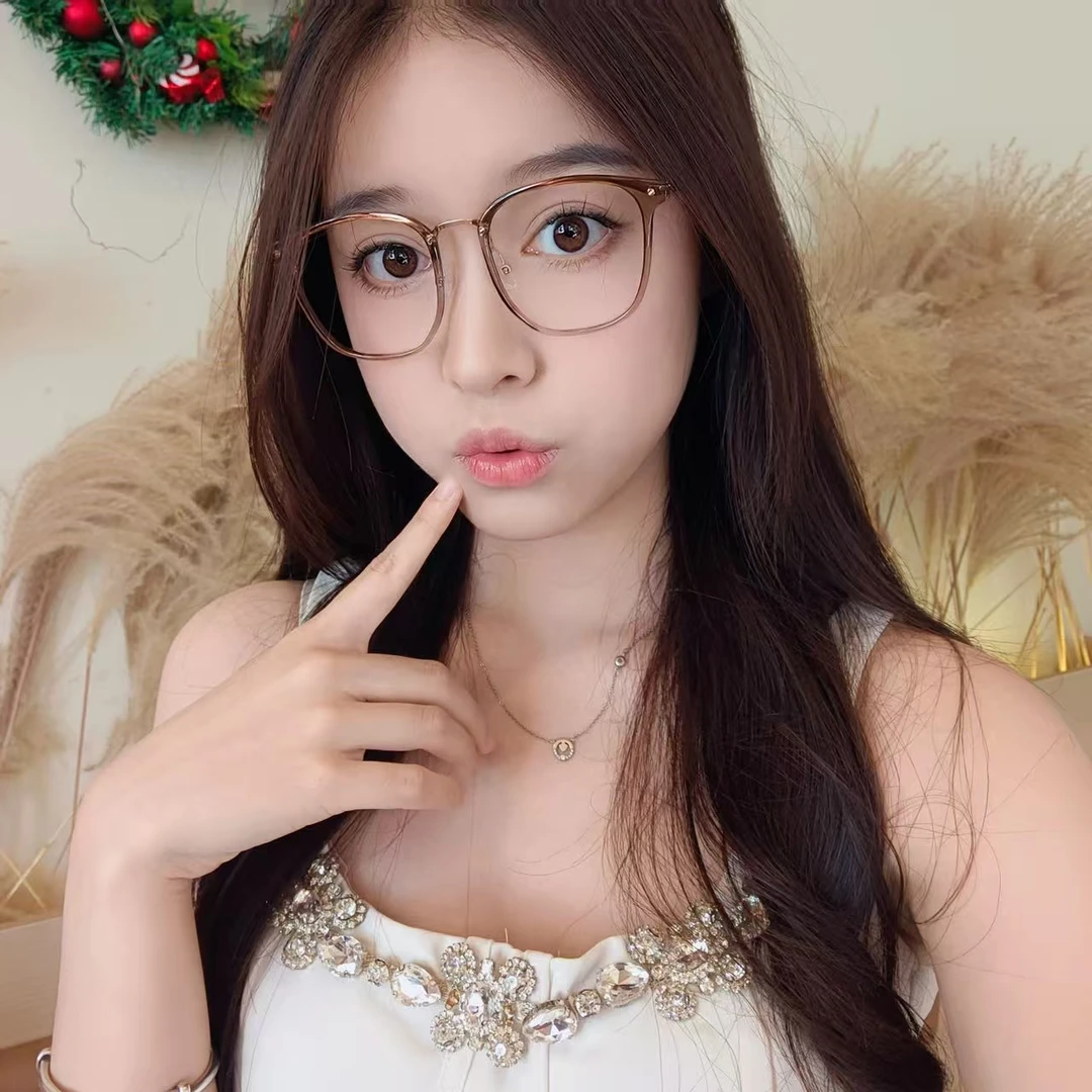 8号吴1517韩版小脸超轻素颜镜框女款高级感平光眼镜近视眼镜
