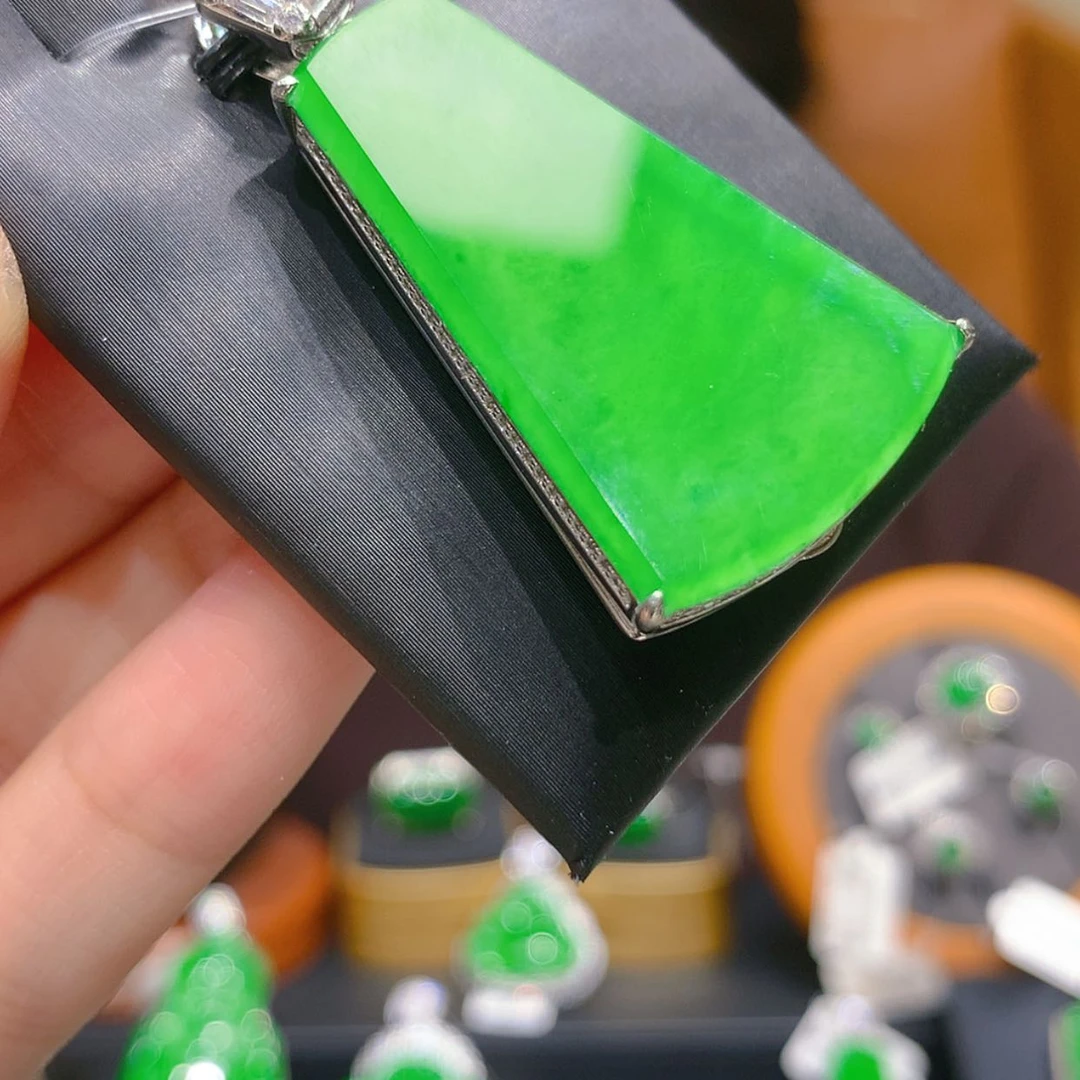 【闪购商品】颈饰银S925镶嵌翡翠5柒姐