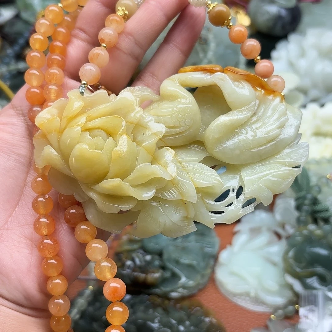 蛇纹石玉未镶嵌颈饰