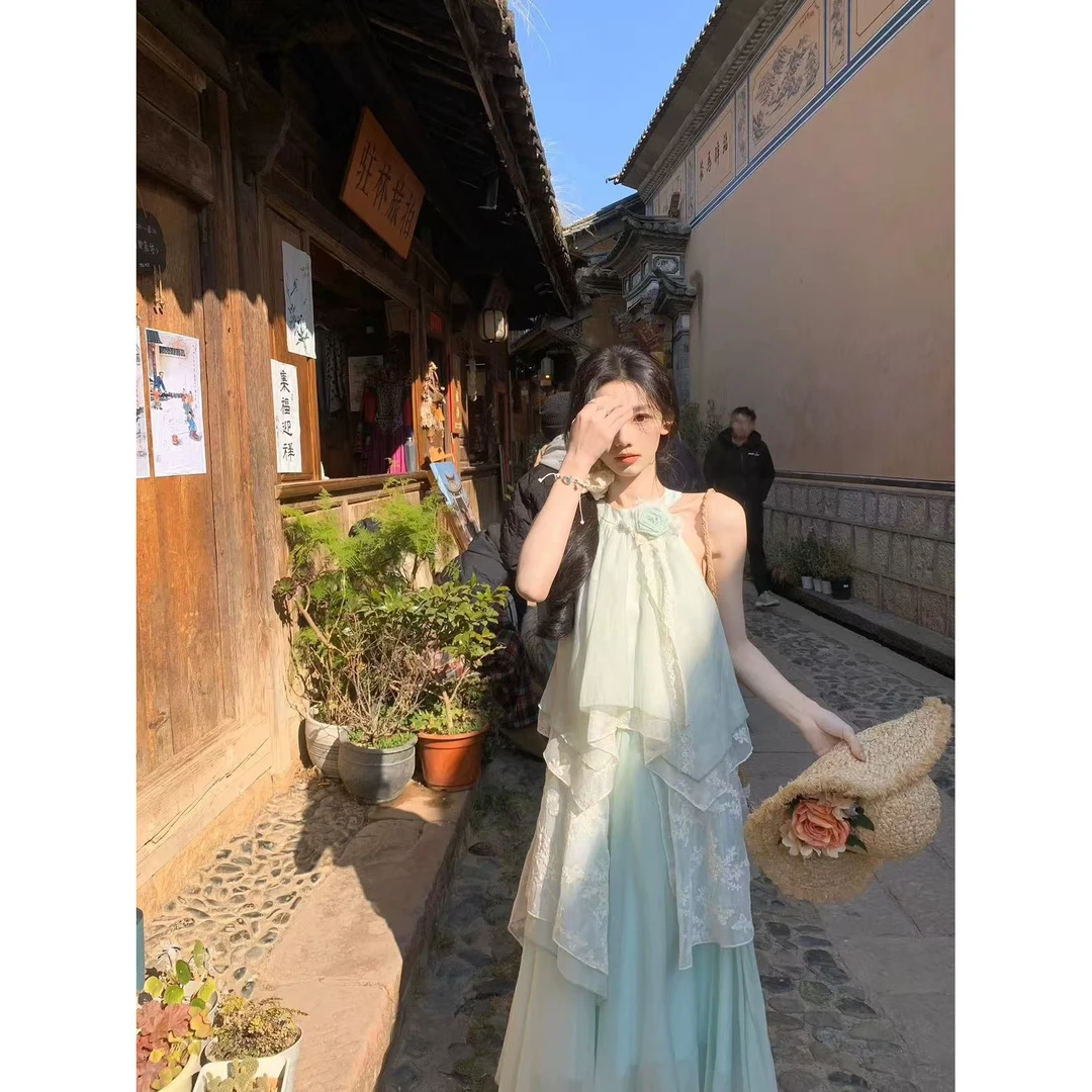 夏季超仙度假风纯欲露肩挂脖长裙新款设计感不规则显瘦仙女连衣裙