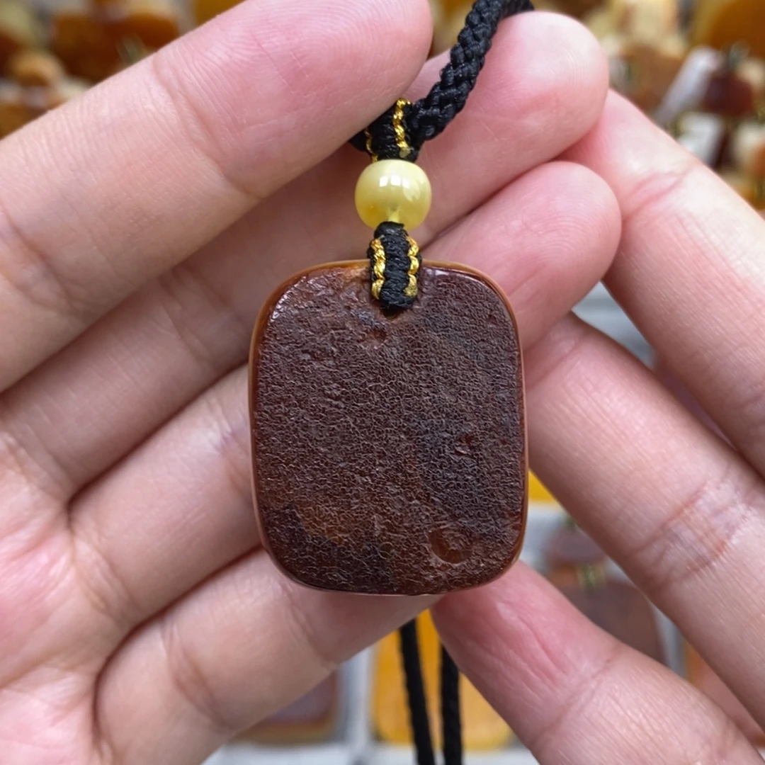 蜜蜡未镶嵌珠宝奇石