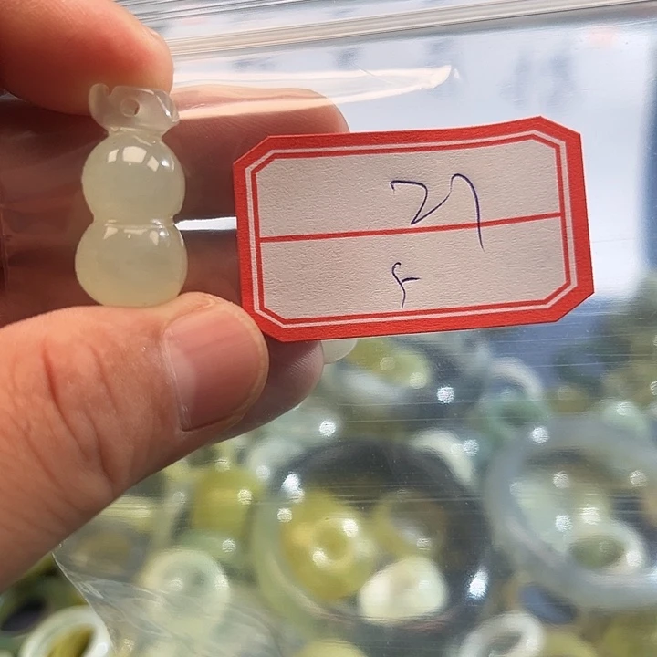 蛇纹石玉未镶嵌珠宝奇石