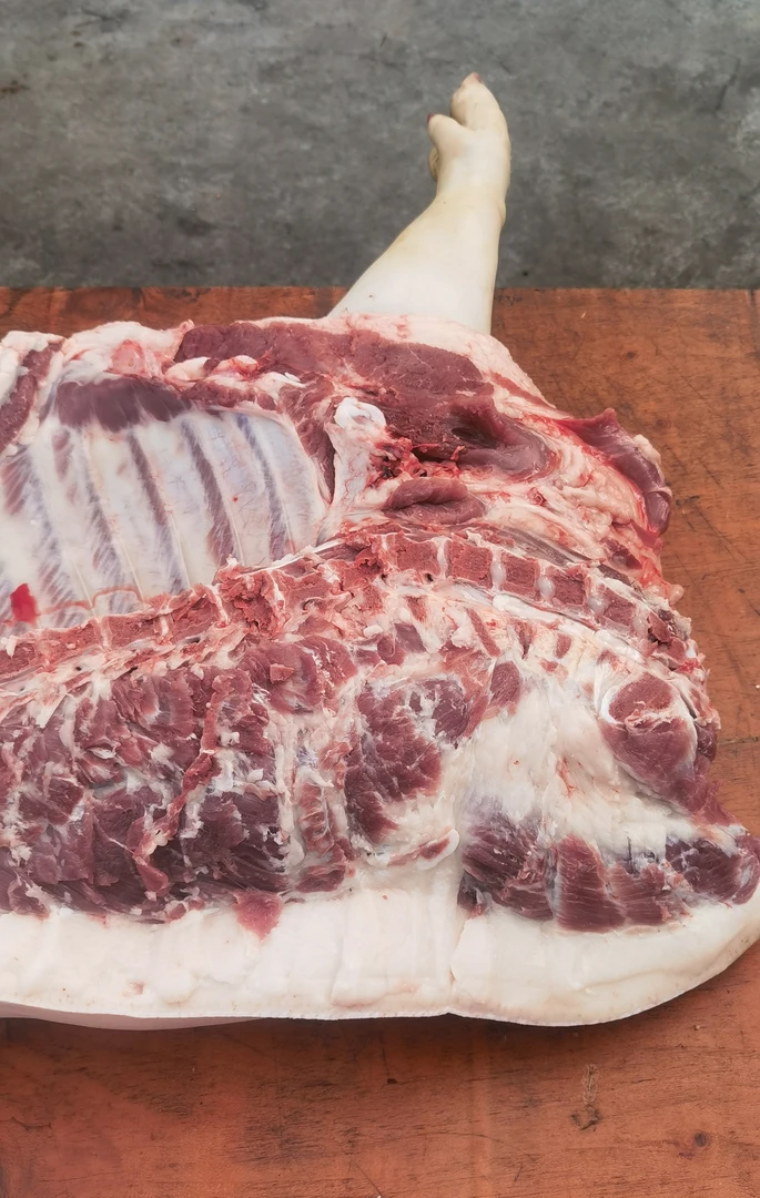 2.湘西农村新鲜土猪肉熟食喂养现宰现卖