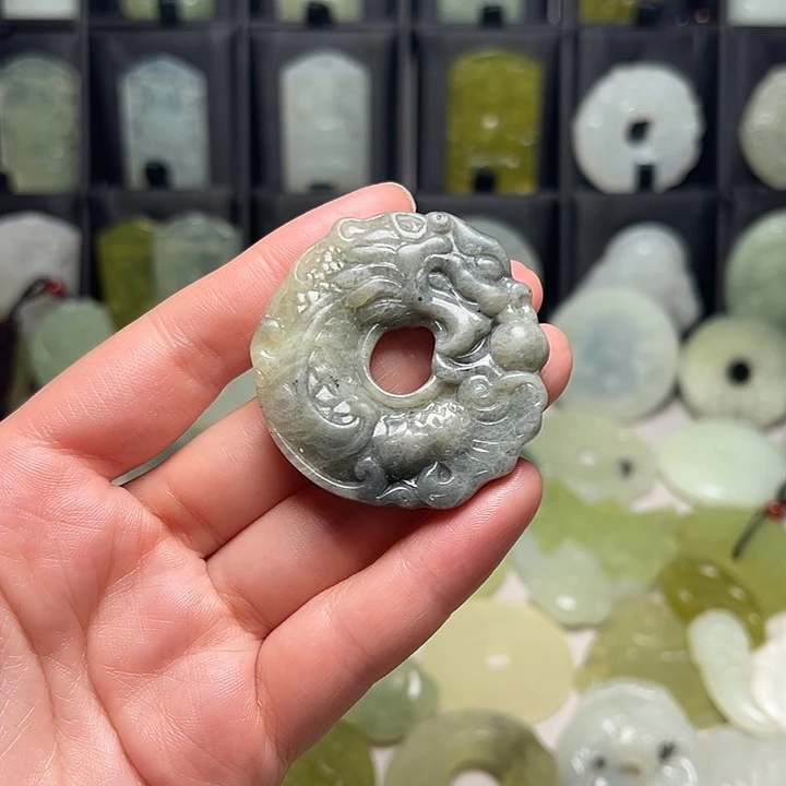 岫玉未镶嵌吊坠(赠链)