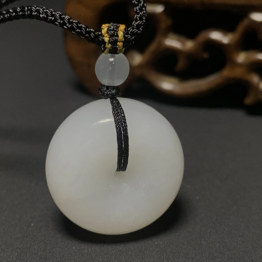 A93珠宝玉石精选和田玉吊坠