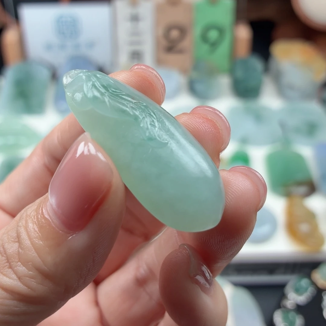 翡翠未镶嵌颈饰天然A货翡翠