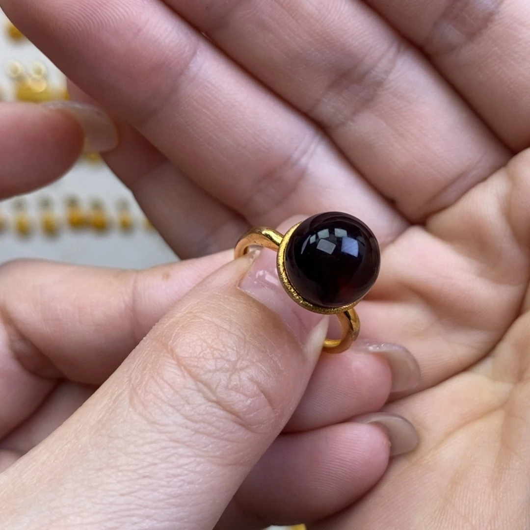 裸石琥珀未镶嵌成品