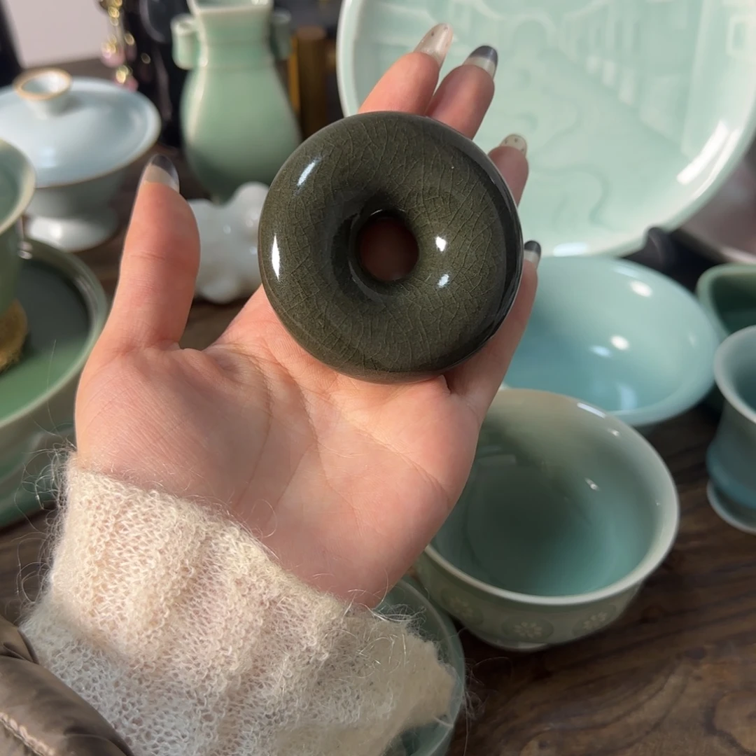 龙泉青瓷甜甜圈盖置