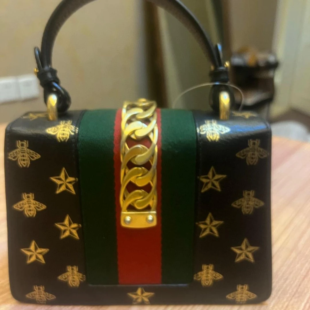 95新  Gucci斜挎包  20549