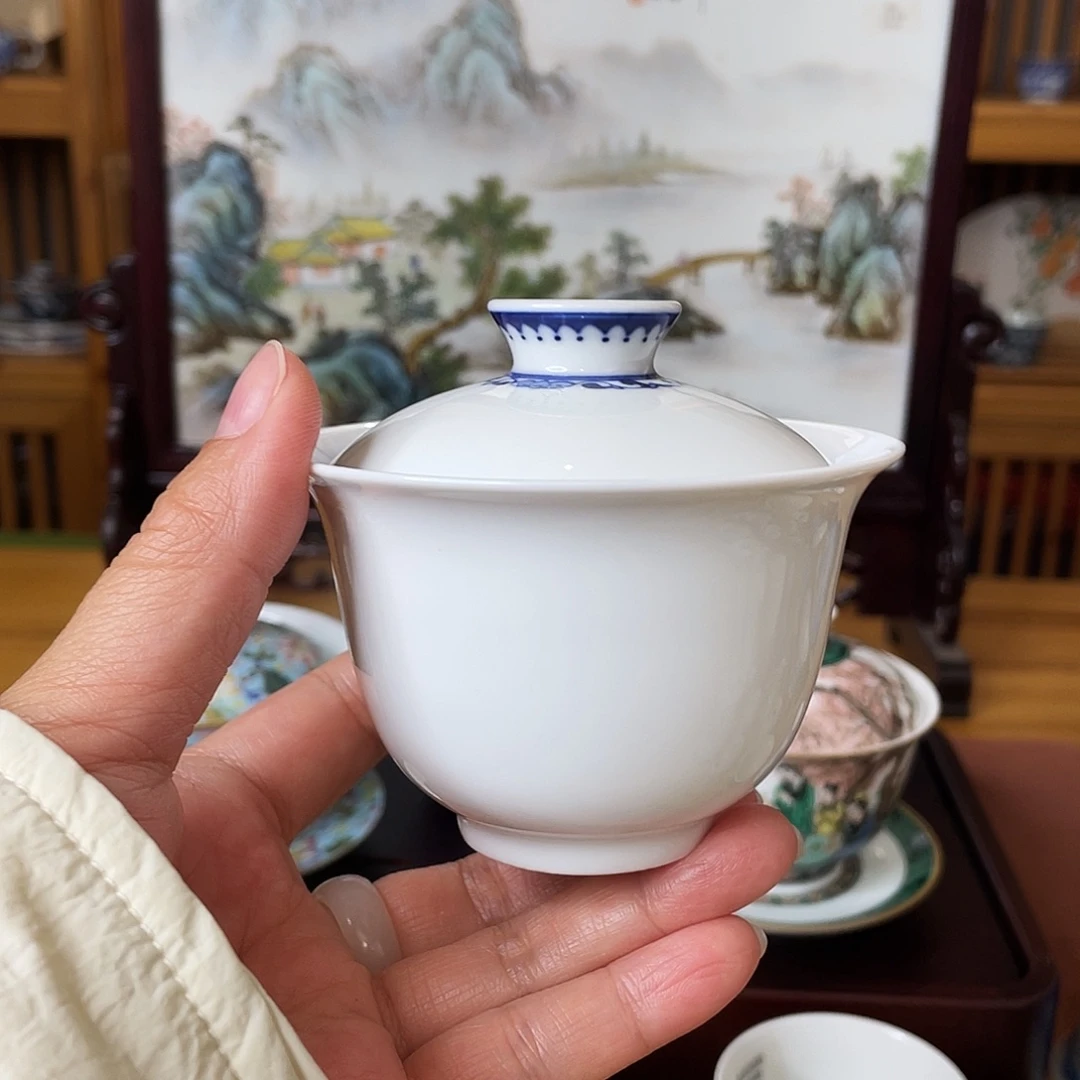 景德镇高温手绘青花边角两才盖碗