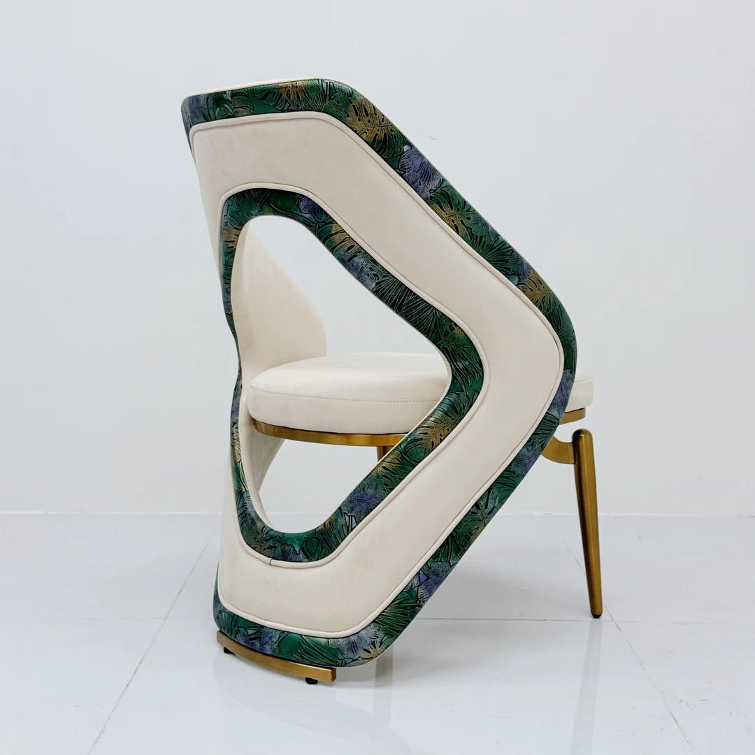 轻奢高级感餐椅家用现代简约设计师款意式轻奢别墅金属休闲接待椅