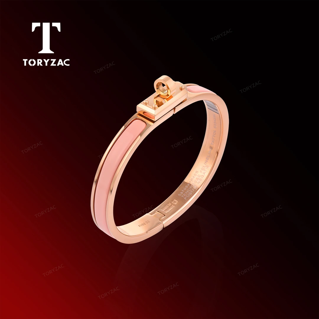 镀k金 【绯恋锁情镯】 CNC精工 凯莉宽版粉手镯  1443