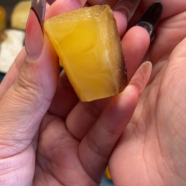 雪****定制琥珀未镶嵌蜜蜡