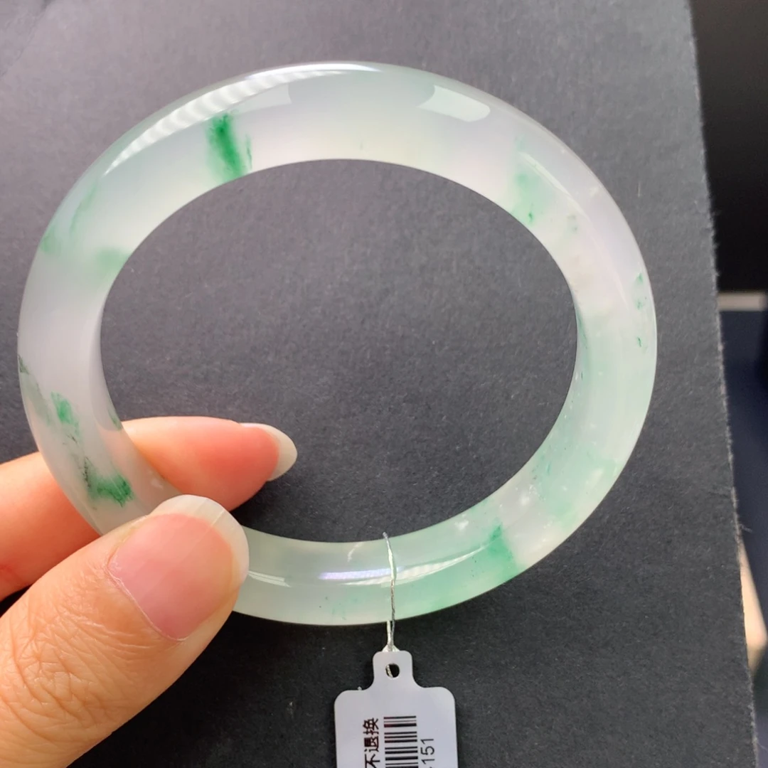 未镶嵌手镯石英质玉