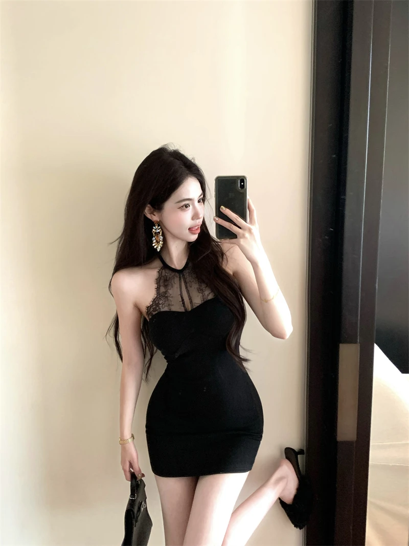 纯欲风蕾丝挂脖无袖吊带连衣裙夏季辣妹性感气质紧身显瘦包臀短裙
