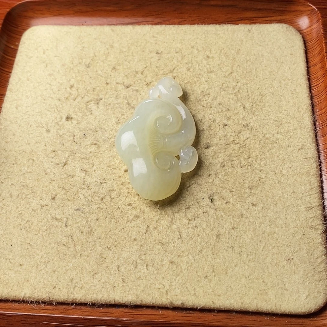 微****颈饰未镶嵌和田玉