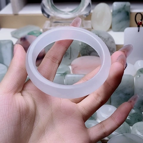 石英质玉未镶嵌吊坠(赠链)