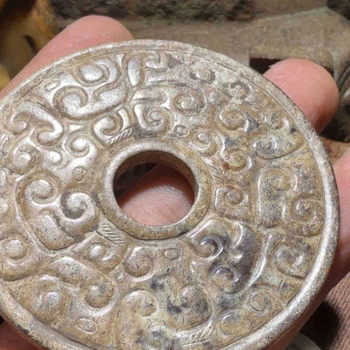 荣***威和田玉（糖玉）未镶嵌挂件