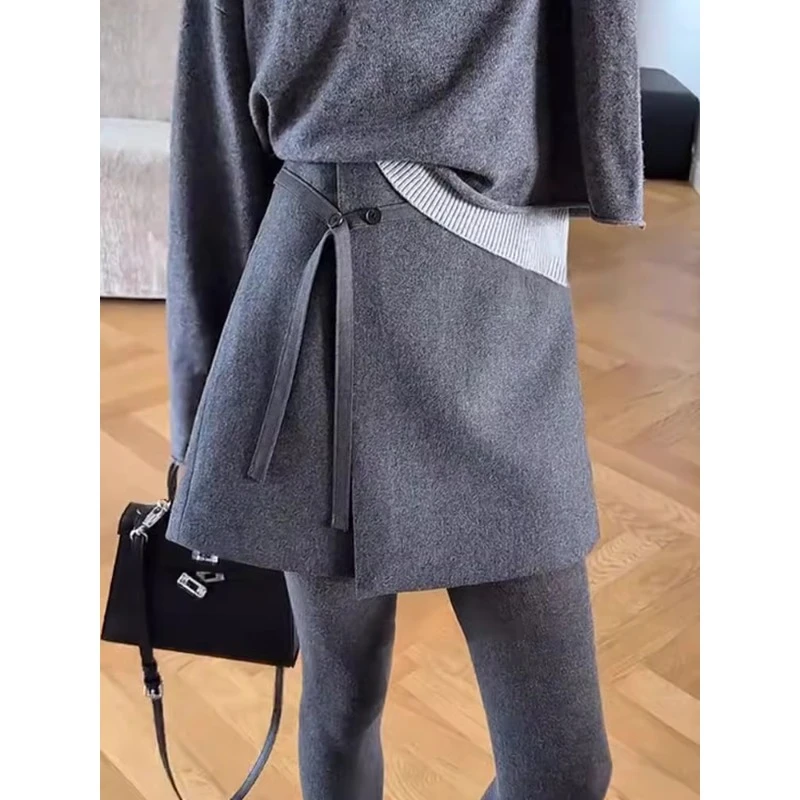 灰色设计感毛呢半身裙女2025冬季新款气质简约舒适感显瘦a字短裙
