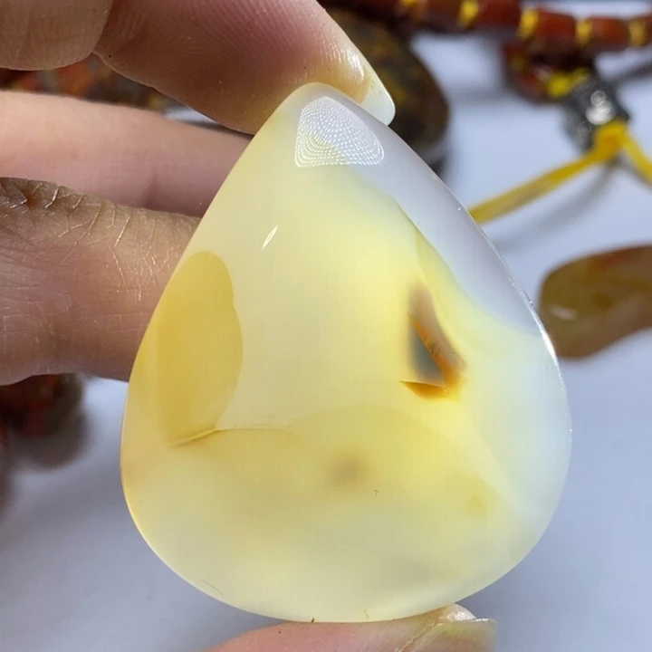 玛瑙/玉髓颈饰未镶嵌