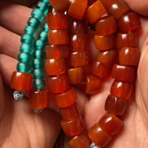 魏***发玛瑙/玉髓未镶嵌珠子