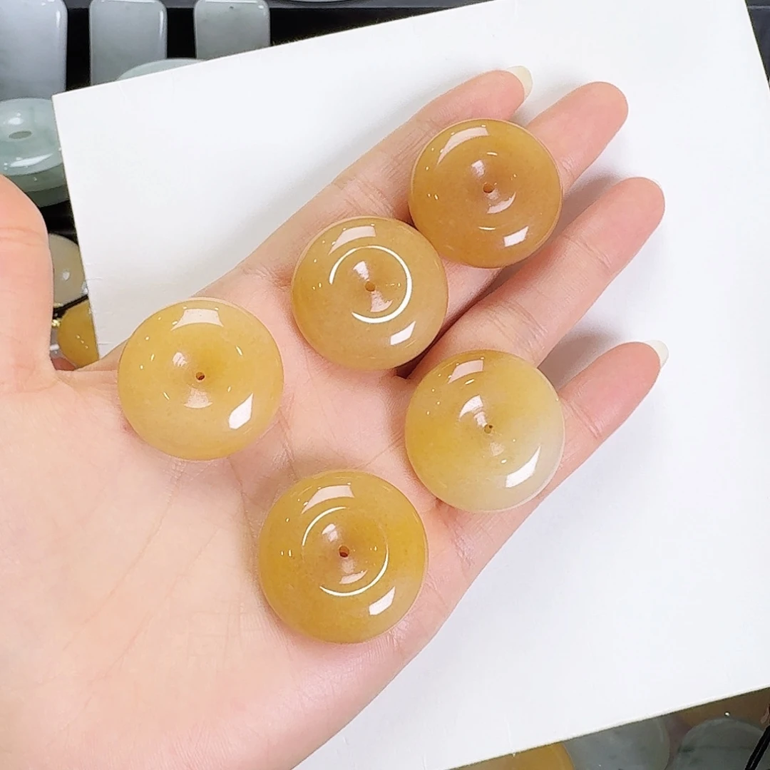 繁****石英质玉未镶嵌颈饰平安扣多样性发其一