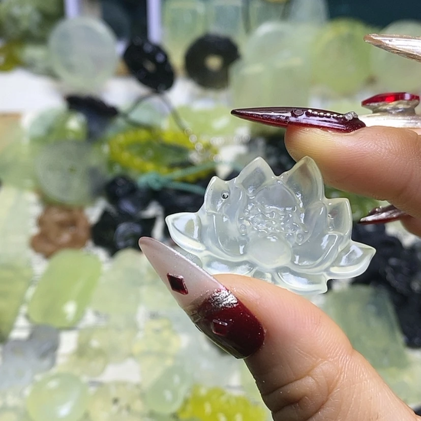 【闪购商品】蛇纹石玉颈饰未镶嵌知*.