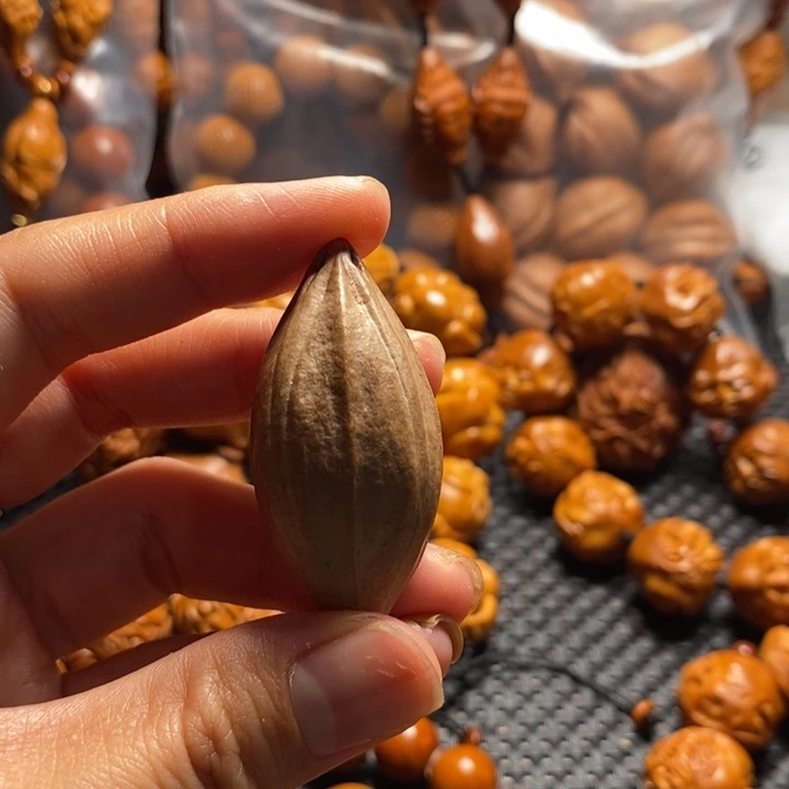 橄榄核吊坠*️***一颗四花铁素