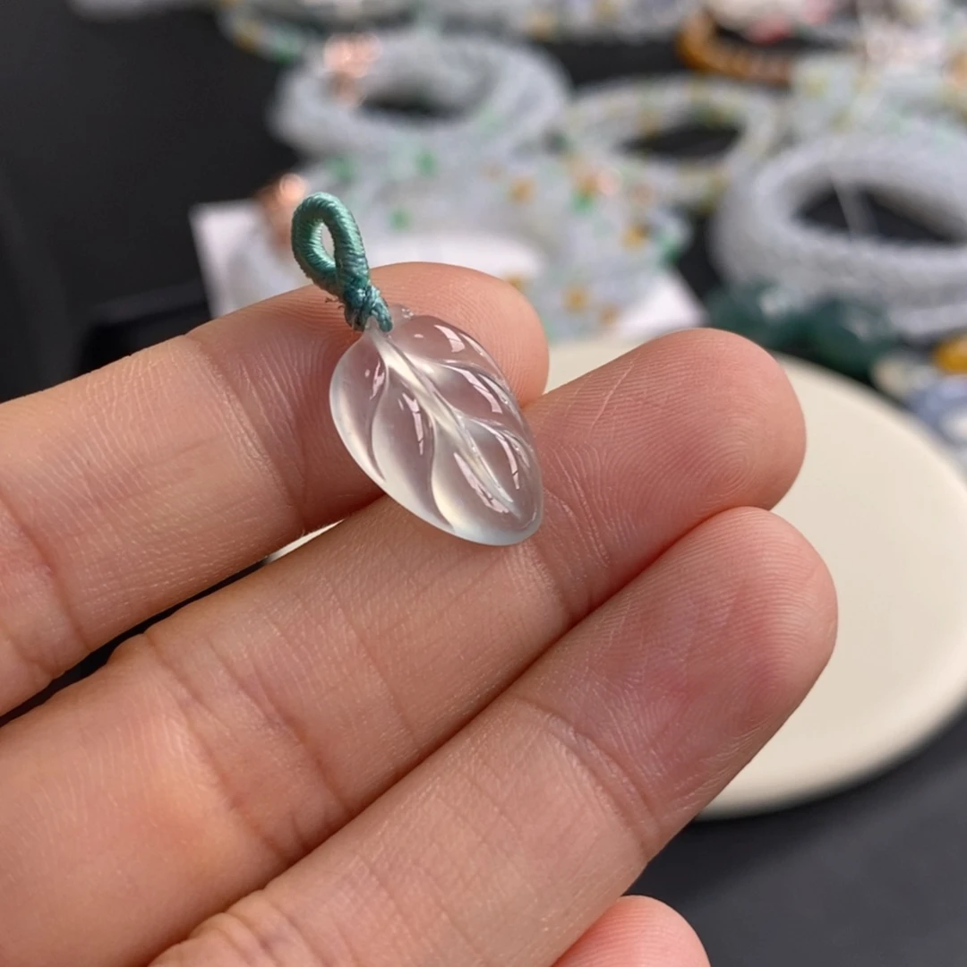 翡翠未镶嵌手链叶子