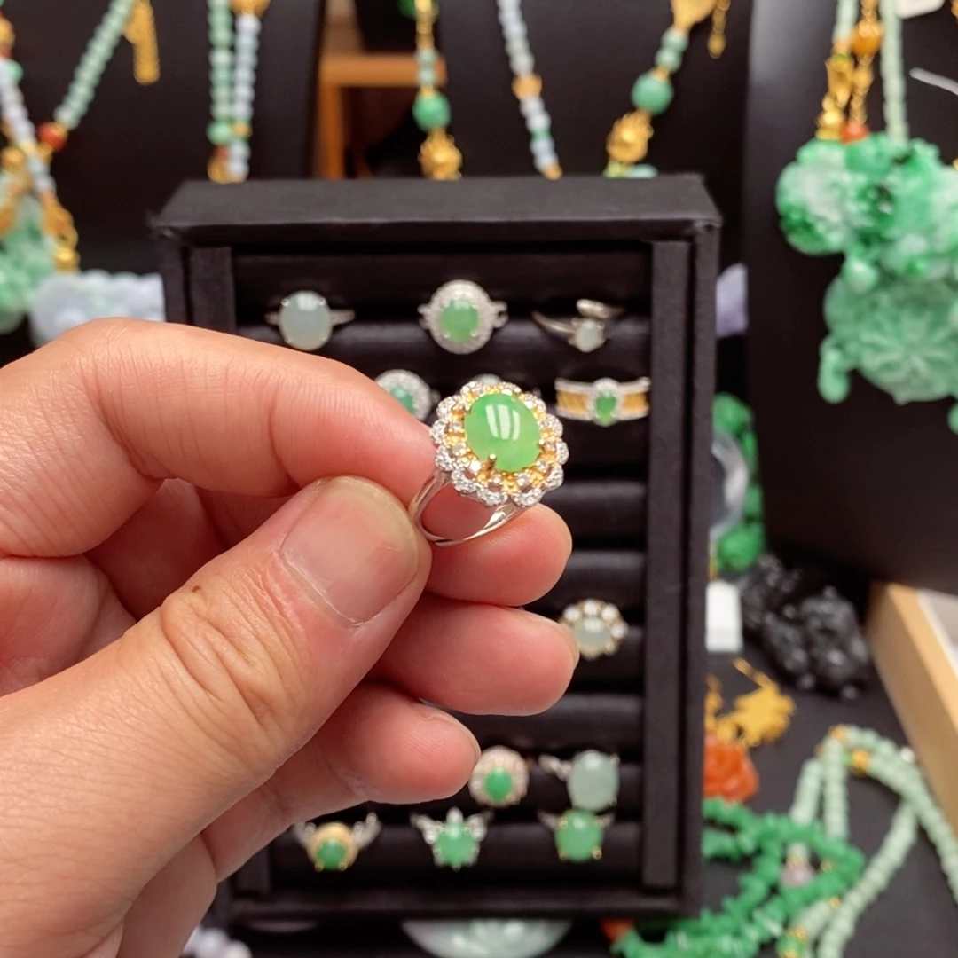翡翠戒指银S925镶嵌翡翠戒指