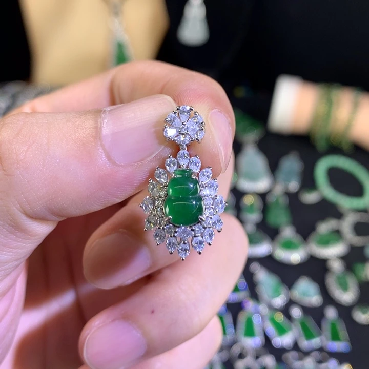 颈饰银S925镶嵌翡翠