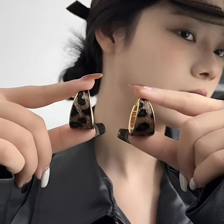 铜合金耳饰  复古宽边豹纹圆圈耳环女秋天时髦高级感夸张气质耳饰