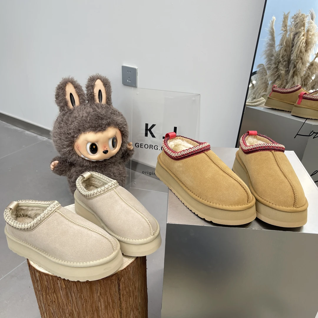 桑坡洋气雪地靴女鞋厚底2025冬季新款刺绣民族风增高一脚蹬懒人鞋