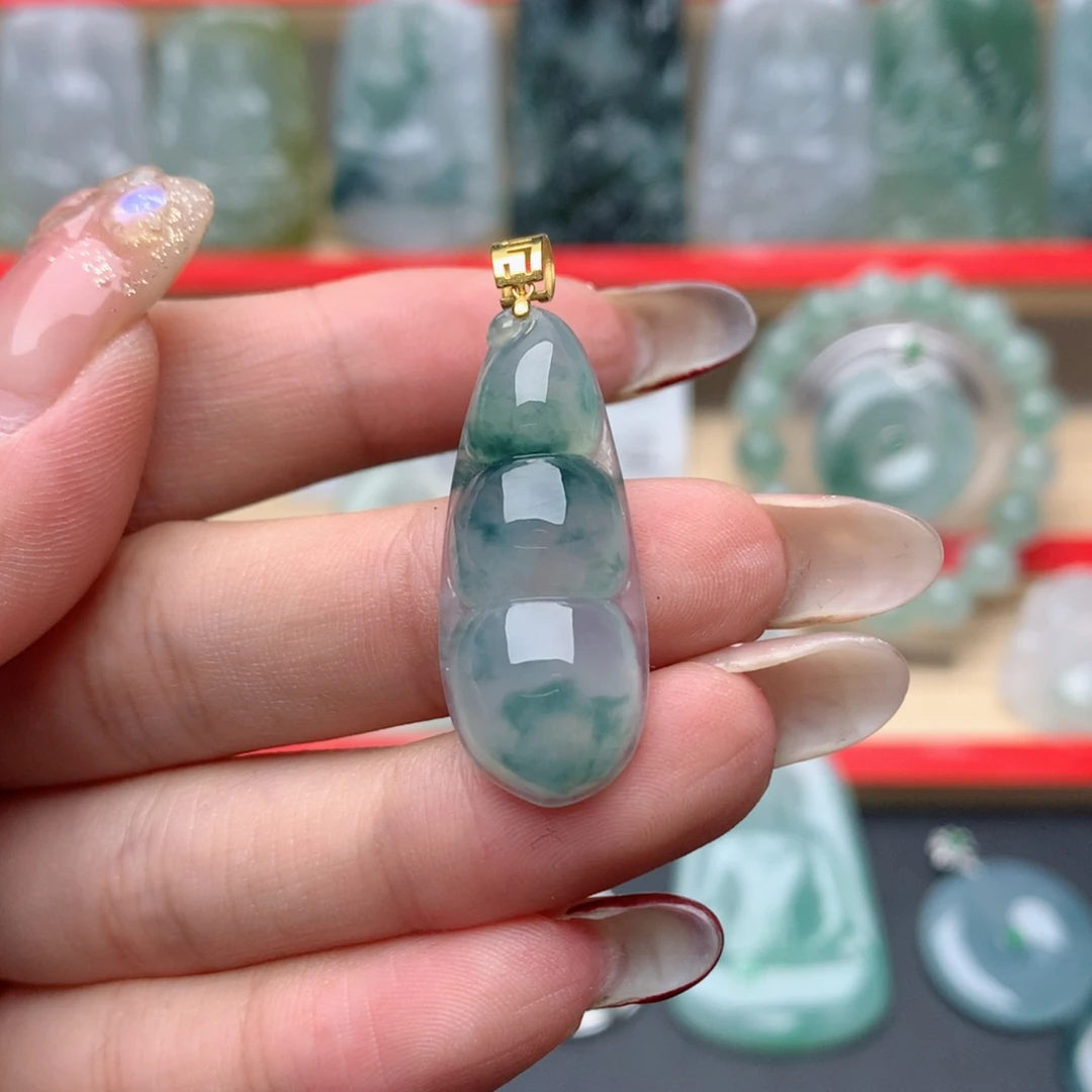 翡翠颈饰18K金镶嵌四季豆