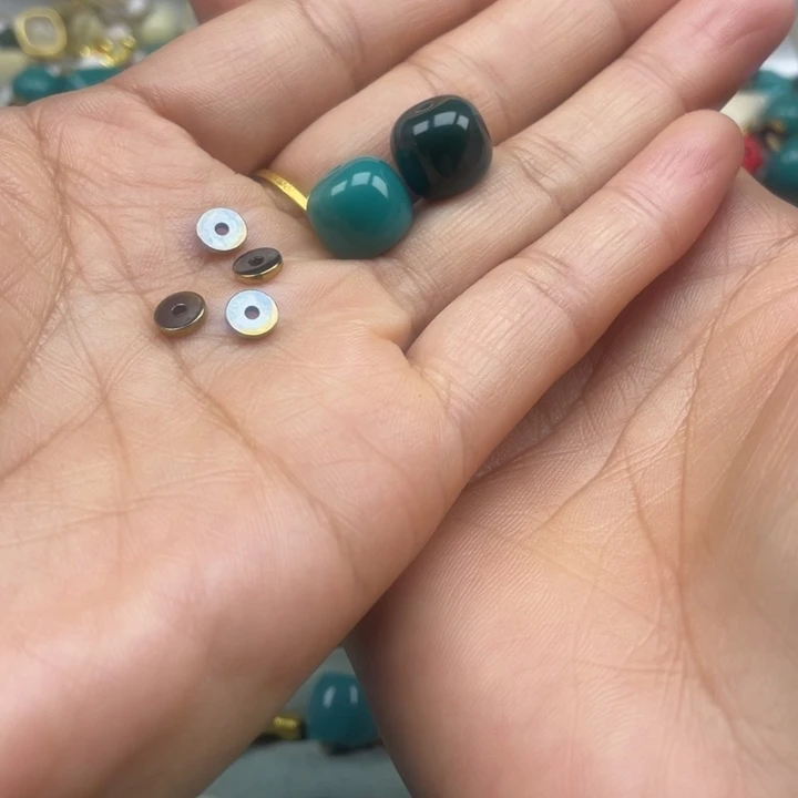 琉璃颈饰雪巴琉璃配饰珠