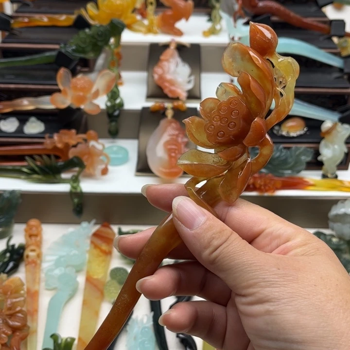 秋***果蛇纹石玉未镶嵌岫玉发簪