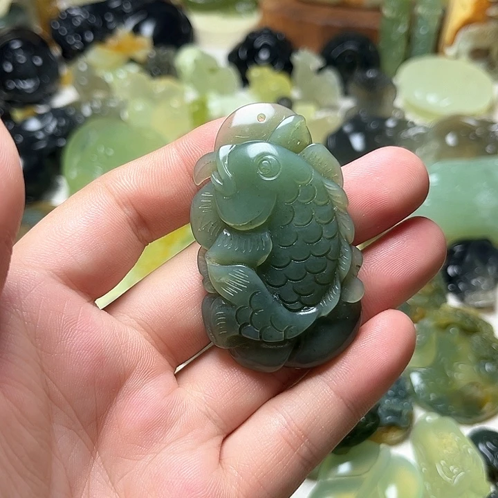 未镶嵌蛇纹石玉颈饰