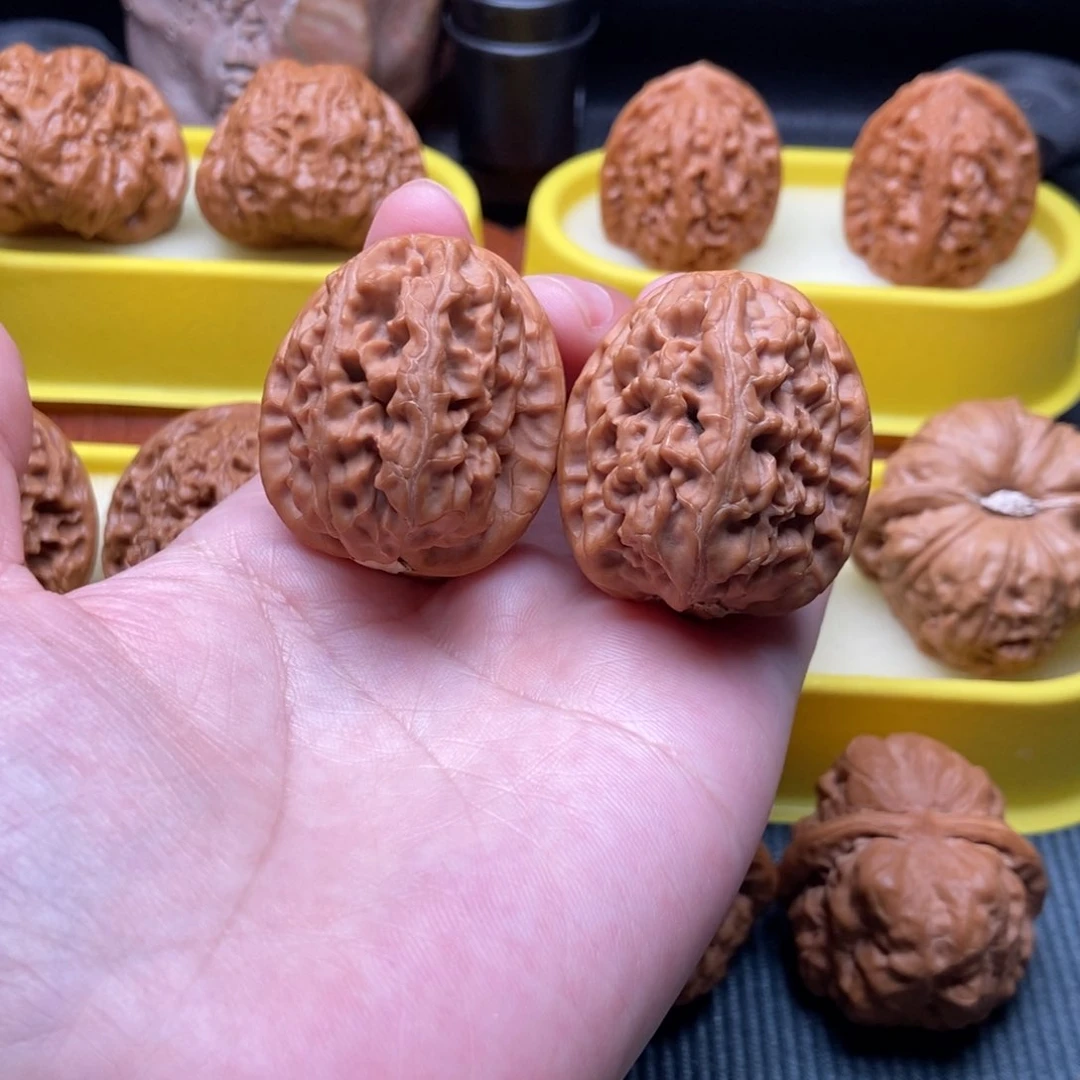 文玩核桃吊坠红莲